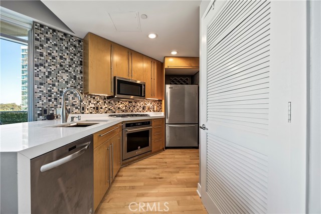 801 Ash Street, San Diego CA: https://media.crmls.org/medias/bdae3688-ada0-43b1-b4cf-07491344167f.jpg