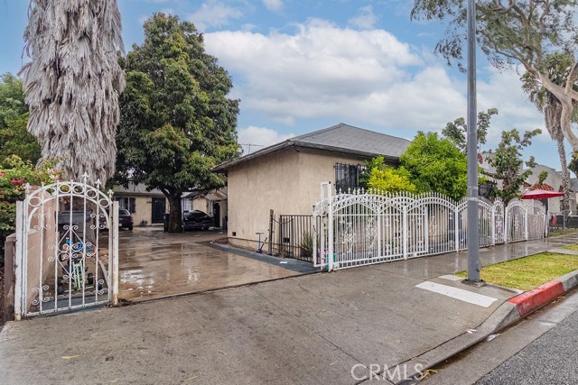 7117 Malabar Street, Huntington Park CA: https://media.crmls.org/medias/bdae40b6-e217-4134-b00a-3ecdaee6c85f.jpg