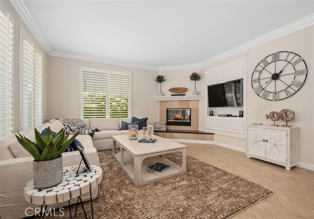 Detail Gallery Image 13 of 33 For 18742 Calera Ln, Huntington Beach,  CA 92648 - 4 Beds | 4/1 Baths