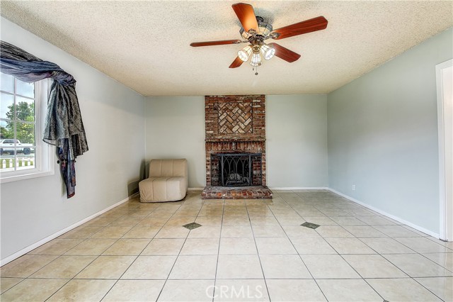 Detail Gallery Image 6 of 38 For 121 W Citron St, Corona,  CA 92882 - 3 Beds | 2 Baths