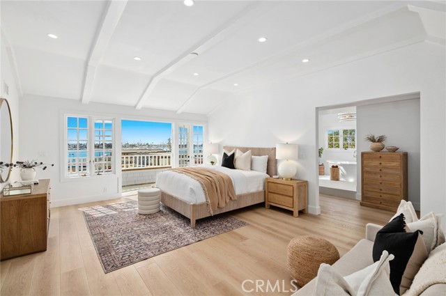 1927 Bayside Drive, Corona del Mar CA: https://media.crmls.org/medias/bdb0e261-261b-445b-b42e-650a1ef97431.jpg
