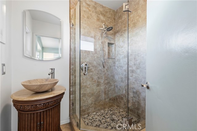 Detail Gallery Image 21 of 74 For 8615 Skyline Dr, Los Angeles,  CA 90046 - 3 Beds | 3 Baths