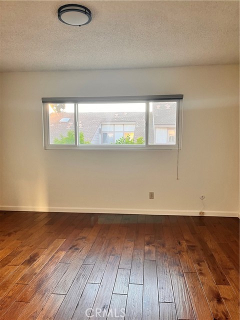 18319 Collins Street, Tarzana CA: https://media.crmls.org/medias/bdb25d1f-f151-430b-806c-e1a7396d5a51.jpg