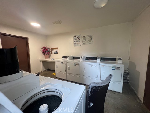 Detail Gallery Image 11 of 11 For 21000 Parthenia St #19,  Canoga Park,  CA 91304 - 1 Beds | 1 Baths