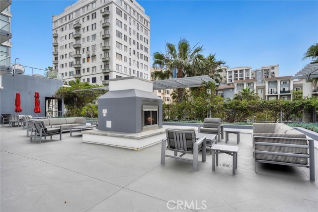 400 W Ocean Boulevard, Long Beach CA: https://media.crmls.org/medias/bdb2948b-a549-40c1-9271-b0a1884602fd.jpg