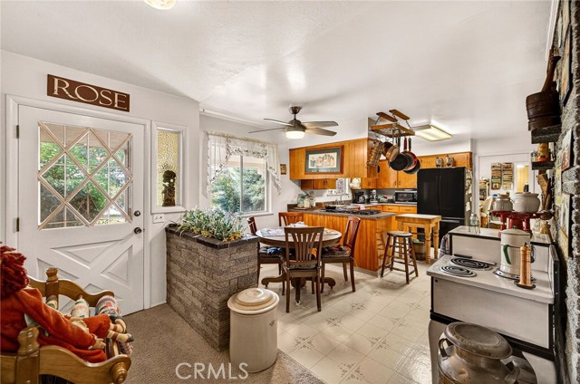 7012 State Hwy 32, Orland CA: https://media.crmls.org/medias/bdb30f47-a6aa-4160-897d-bbb39b57bc8f.jpg