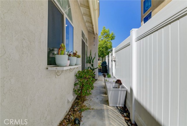 5160 Caminito Exquisito, San Diego CA: https://media.crmls.org/medias/bdb32164-50c3-429d-949c-e791298e36fd.jpg