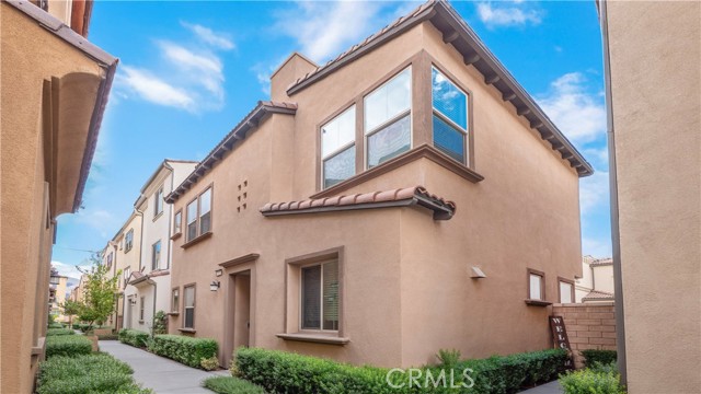 Detail Gallery Image 1 of 47 For 823 Wintergreen Way, Upland,  CA 91786 - 3 Beds | 2/1 Baths