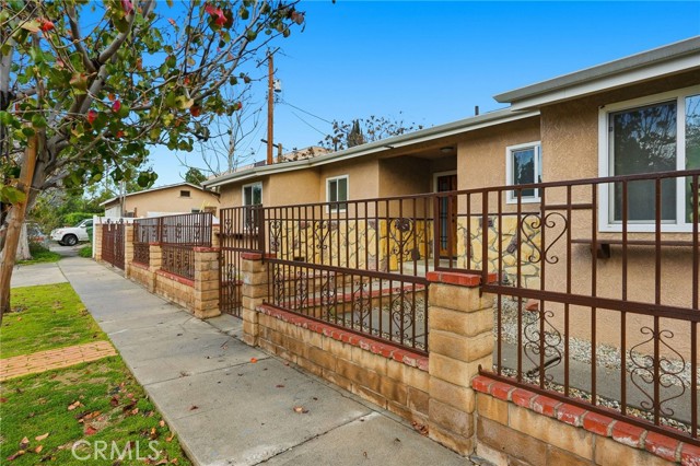 Detail Gallery Image 31 of 59 For 21511 Bassett St. & 6903 Alabama Ave., Canoga Park,  CA 91303 - 5 Beds | 4 Baths