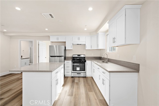 Detail Gallery Image 12 of 21 For 1820 S Orchard Ave #1/2,  Los Angeles,  CA 90006 - 4 Beds | 4 Baths