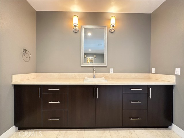 Detail Gallery Image 16 of 21 For 402 Rockefeller #407,  Irvine,  CA 92612 - 2 Beds | 2/1 Baths