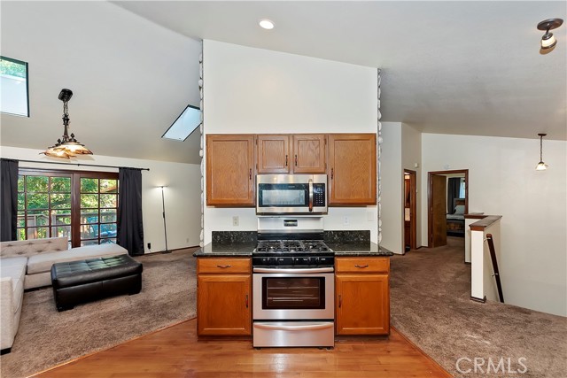 Detail Gallery Image 19 of 51 For 303 S Dart Canyon Rd, Crestline,  CA 92325 - 3 Beds | 2/1 Baths