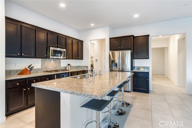 11565 Dovecoat Way, Corona CA: https://media.crmls.org/medias/bdb6bc46-51f6-4b1e-b386-1613a2e00430.jpg
