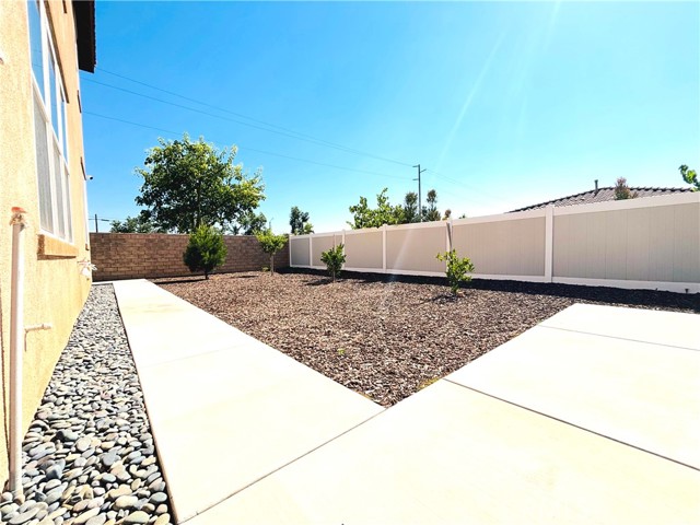 Detail Gallery Image 6 of 15 For 1617 Camden Ct, Redlands,  CA 92374 - 4 Beds | 3/1 Baths