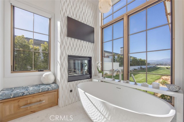 Detail Gallery Image 31 of 49 For 277 Crestview Ave, Camarillo,  CA 93010 - 5 Beds | 5/1 Baths
