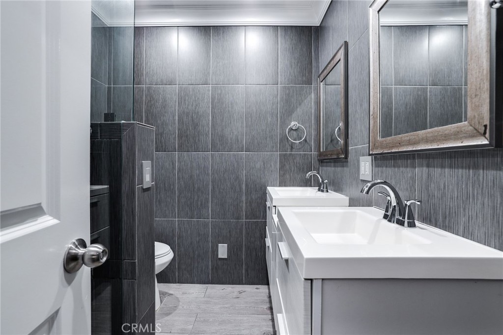 MLS #OC25274775 image #14