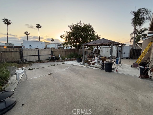 678 Ash Avenue, Chula Vista CA: https://media.crmls.org/medias/bdb85801-68f5-488c-99dc-6957cbe5dc0b.jpg