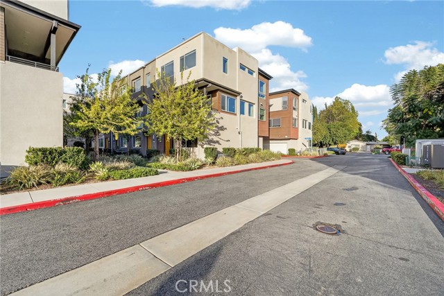 Detail Gallery Image 49 of 55 For 8405 N Fusion, Northridge,  CA 91325 - 4 Beds | 4 Baths