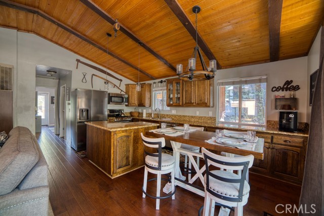 Detail Gallery Image 9 of 26 For 1150 Pine Ridge Ln, Big Bear City,  CA 92314 - 2 Beds | 1 Baths