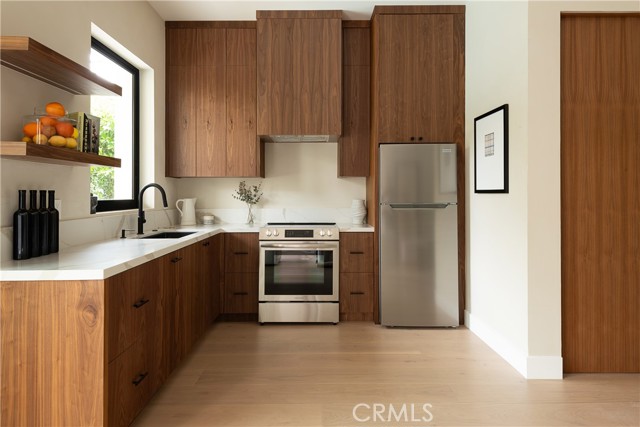 4140 Sunnyslope Avenue, Sherman Oaks CA: https://media.crmls.org/medias/bdb9e68e-8ce6-407c-90fa-8fad0d89ab38.jpg