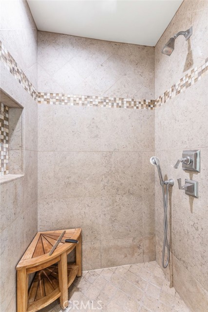 Detail Gallery Image 23 of 37 For 220 Coral, Newport Beach,  CA 92662 - 3 Beds | 3/1 Baths