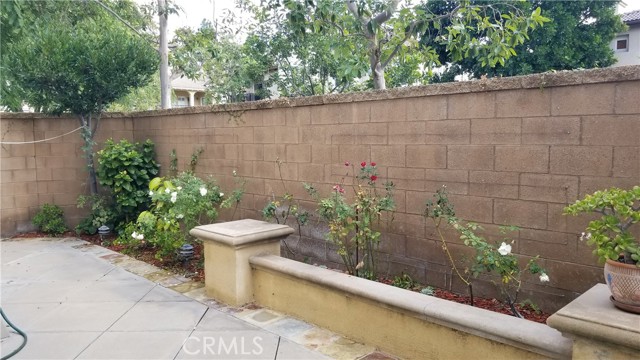 26 Daffodil, Irvine CA: https://media.crmls.org/medias/bdba5f95-43b1-49e2-b22f-8feebe32eb38.jpg