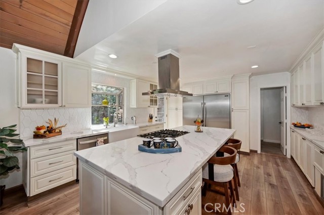 260 El Dorado Drive, Lake Arrowhead, CA 92352