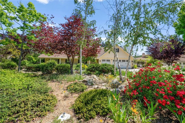 Detail Gallery Image 10 of 75 For 13678 Scenic Crest Dr, Yucaipa,  CA 92399 - 4 Beds | 2/1 Baths