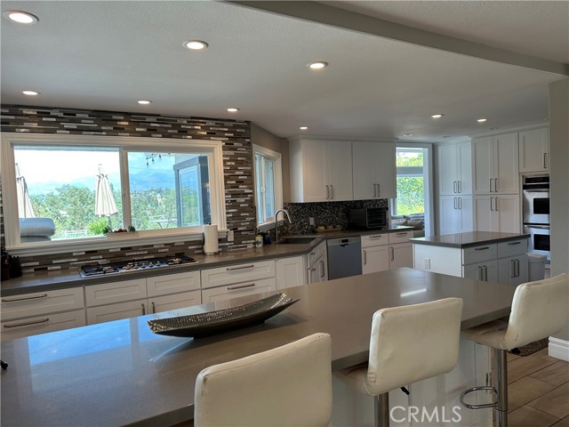 Detail Gallery Image 5 of 30 For 25931 Sheriff Rd, Laguna Hills,  CA 92653 - 5 Beds | 5 Baths