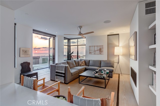 124 21st Place, Manhattan Beach, California 90266, 3 Bedrooms Bedrooms, ,4 BathroomsBathrooms,Residential,Sold,21st,SB21199939