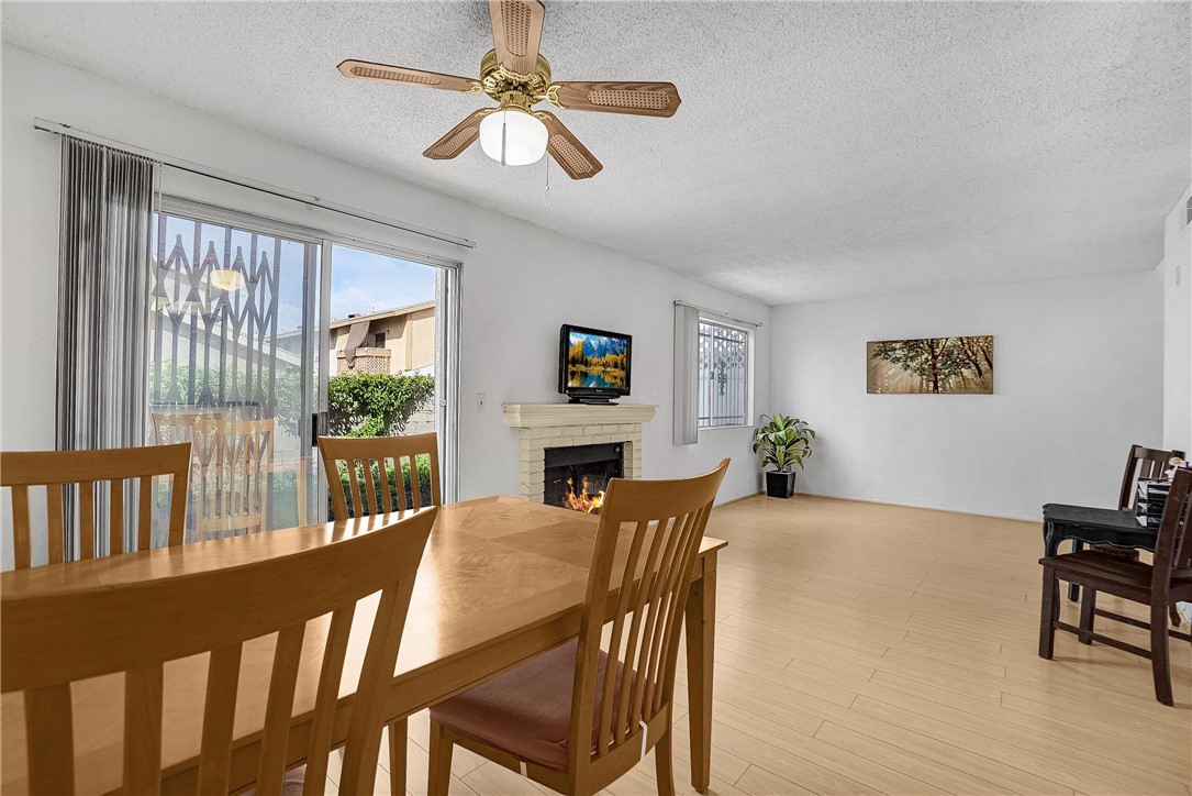 Detail Gallery Image 5 of 21 For 7352 Cerritos Ave #11,  Stanton,  CA 90680 - 2 Beds | 2/1 Baths