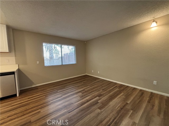 Detail Gallery Image 6 of 34 For 37638 Patty Ct, Palmdale,  CA 93550 - 4 Beds | 2/1 Baths