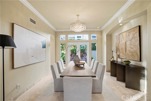 Image 21 of 63 For 907 Deerhill Road