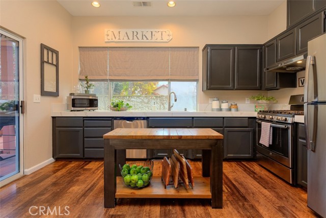 Detail Gallery Image 11 of 49 For 244 Mission Serra Ter, Chico,  CA 95928 - 3 Beds | 2 Baths