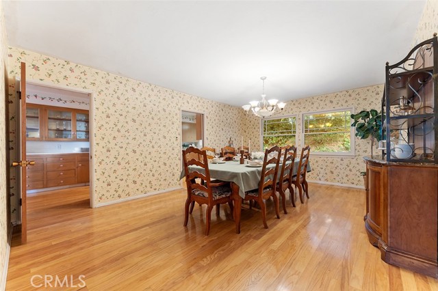 Detail Gallery Image 14 of 50 For 1940 Arroyo Dr, Riverside,  CA 92506 - 4 Beds | 3 Baths