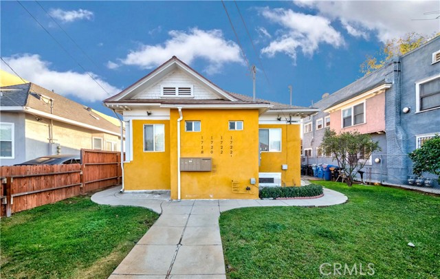 1718 S New England Street, Los Angeles, California 90006, ,Residential Income,For Sale,1718 S New England Street,CRPW23228656