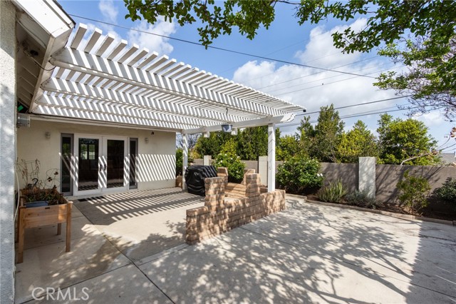 395 E Monterey Road, Corona CA: https://media.crmls.org/medias/bdbd3de2-eef3-41ab-941c-a1f682719f4e.jpg