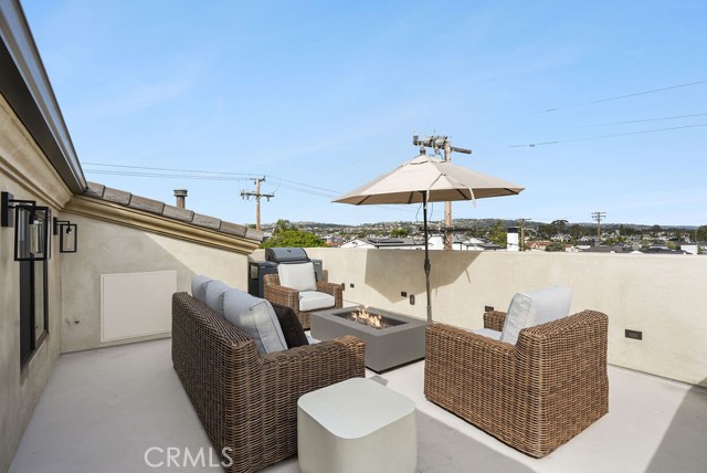 412 1/2 Goldenrod Avenue, Corona del Mar CA: https://media.crmls.org/medias/bdbdc2be-092a-49c8-b3f7-f731399dabdf.jpg