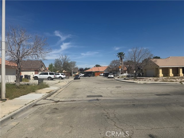 Detail Gallery Image 5 of 19 For 43527 Grange, Lancaster,  CA 93535 - 4 Beds | 2 Baths