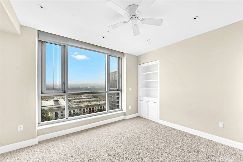 MLS #OC25280350 image #24