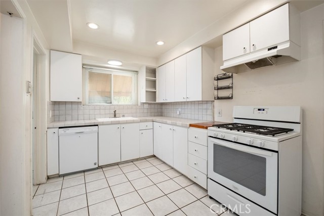 Detail Gallery Image 9 of 21 For 5623 Cedros Ave, Sherman Oaks,  CA 91411 - 3 Beds | 1 Baths