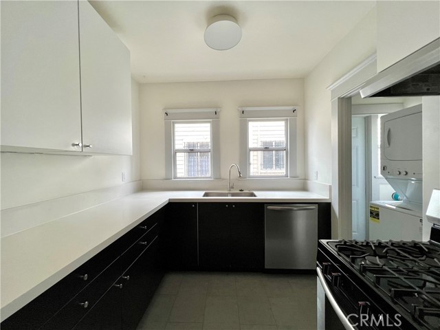 1343 Portia St, Echo Park CA: https://media.crmls.org/medias/bdbe42a4-da71-4c61-ba1b-5565844c829e.jpg
