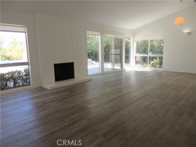 24300 Hatteras Street photo 32