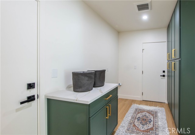 Detail Gallery Image 20 of 25 For 22330 Mobile St, Woodland Hills,  CA 91304 - 4 Beds | 2/1 Baths