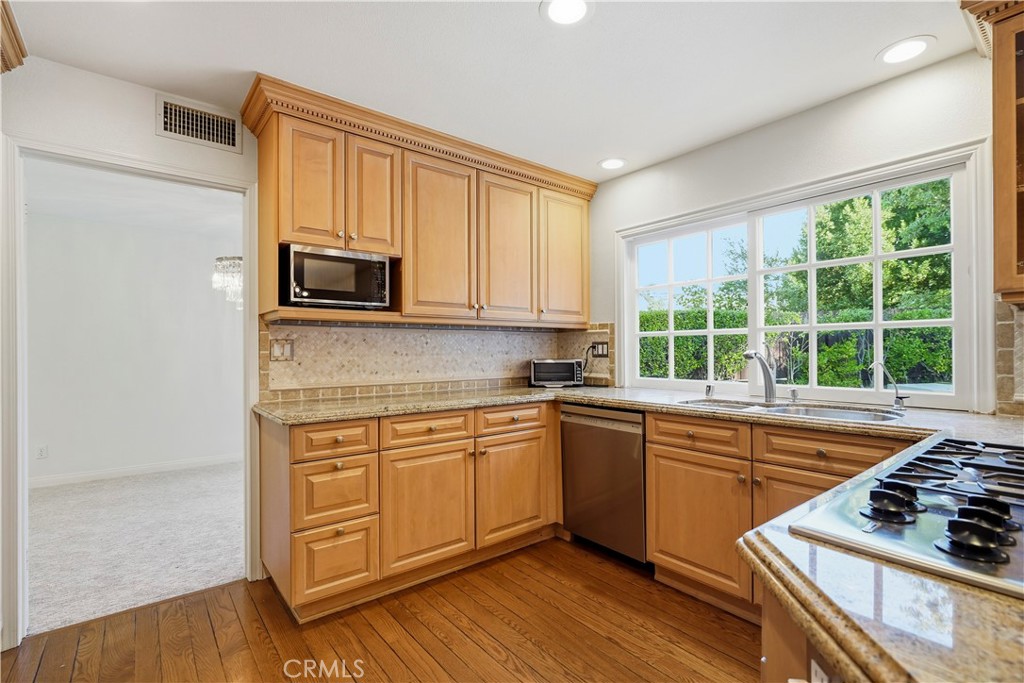 MLS #SR25259288 image #9