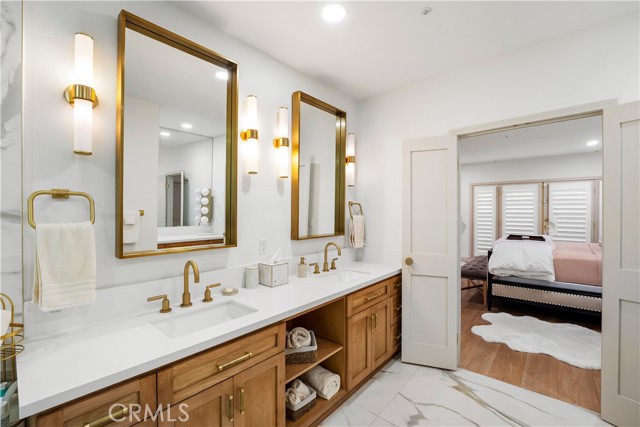 Detail Gallery Image 23 of 31 For 575 S Barrington Ave #109,  Los Angeles,  CA 90049 - 3 Beds | 2/1 Baths