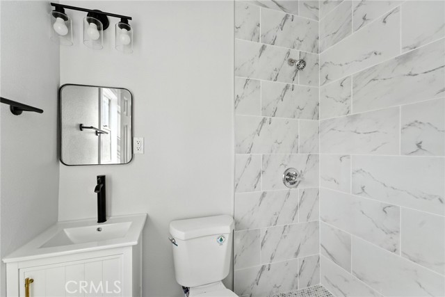 873 W 41st Drive, Los Angeles CA: https://media.crmls.org/medias/bdc04e83-7030-4f84-a37b-a79af7a4f48e.jpg