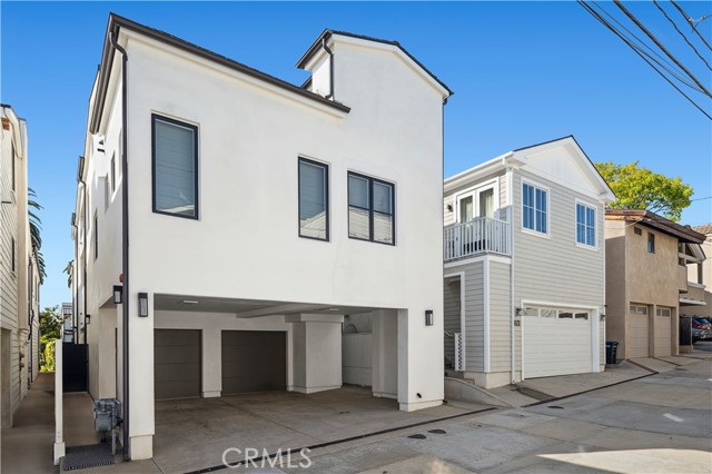 712 Marguerite Avenue, Corona del Mar CA: https://media.crmls.org/medias/bdc0c24a-9d7b-4d71-b1e6-9f31e78790c9.jpg