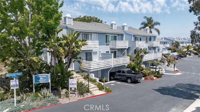 24612 Harbor View Drive, Dana Point CA: https://media.crmls.org/medias/bdc0d0bc-1c4a-4ec4-8233-0070def5a2bf.jpg