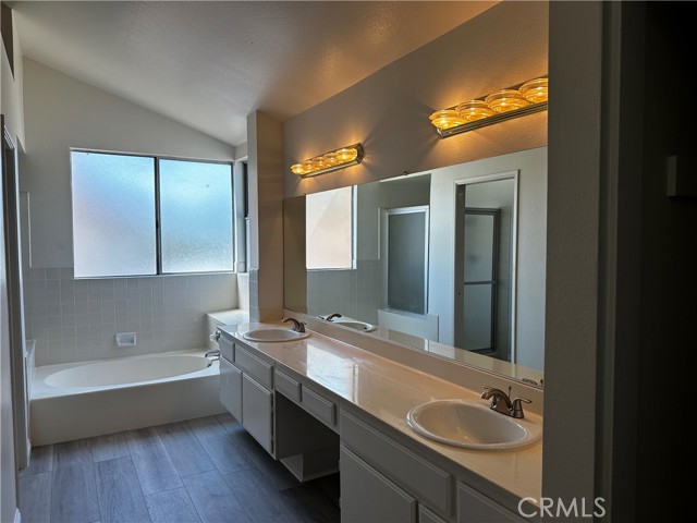 Detail Gallery Image 11 of 28 For 10659 Willow Creek Rd, Moreno Valley,  CA 92557 - 4 Beds | 2/1 Baths